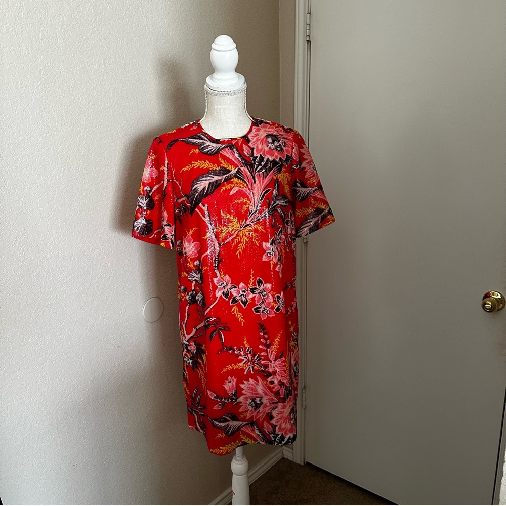 Diane Von Furstenberg Red Mini Dress with‎ Floral Print and Short Sleeves